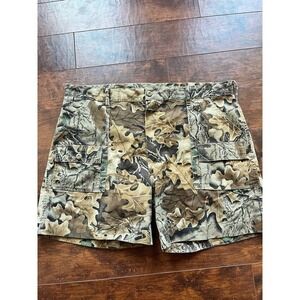 VTG Y2K Cabalas Made In USA Mens Camouflage Hunting Cargo Chino Shorts 42
